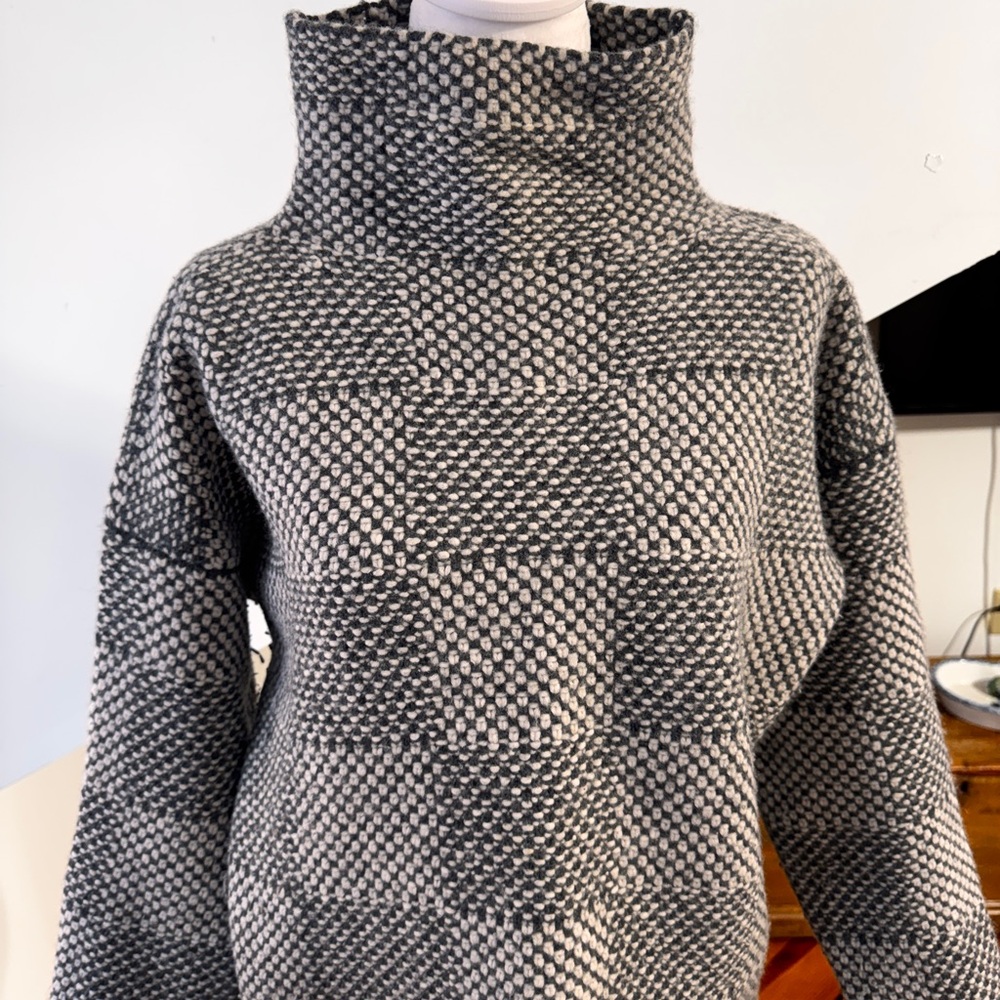 Irish Knit  Black and Gray Checkered Turtleneck Sweater great lines